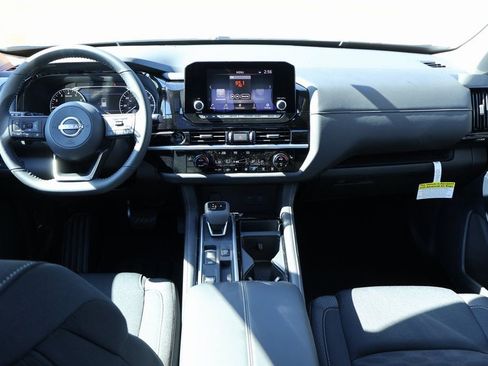 New 2025 Nissan Pathfinder SV w/ SV Premium Package image 6