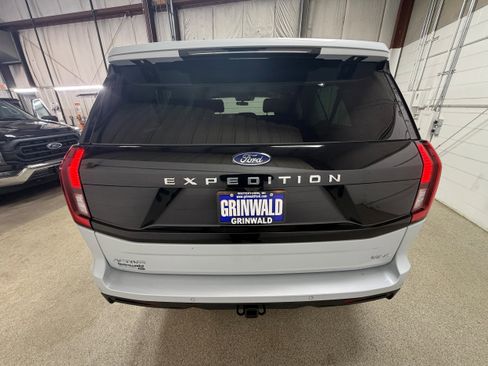 Used 2025 Ford Expedition Max Active AWD/4WD image 37