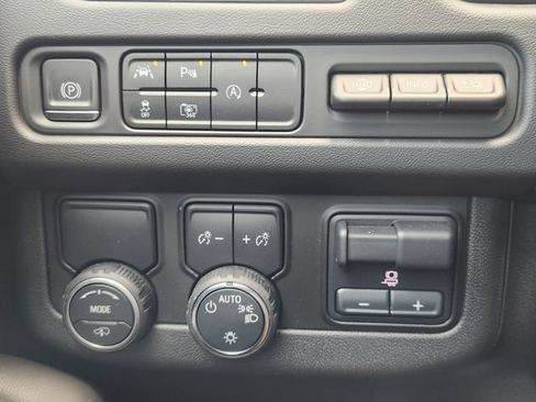 Used 2023 Chevrolet Tahoe High Country RWD image 20
