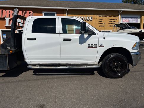 Used 2018 RAM 3500 Tradesman w/ Chrome Appearance Group image 12