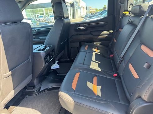 Used 2024 GMC Sierra 1500 AT4 w/ Technology Package AWD/4WD image 35