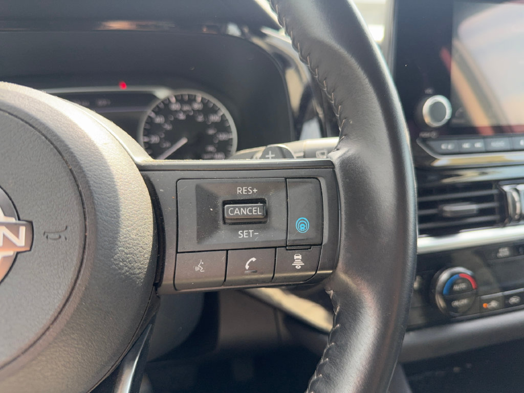 Used 2024 Nissan Pathfinder SV AWD/4WD image 12