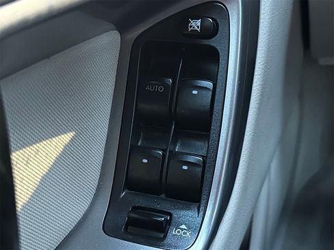 Used 2007 Subaru Outback 2.5i image 24