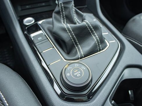 Used 2024 Volkswagen Taos SE image 54