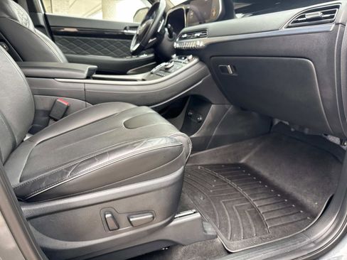 Used 2022 Hyundai Palisade Calligraphy image 11