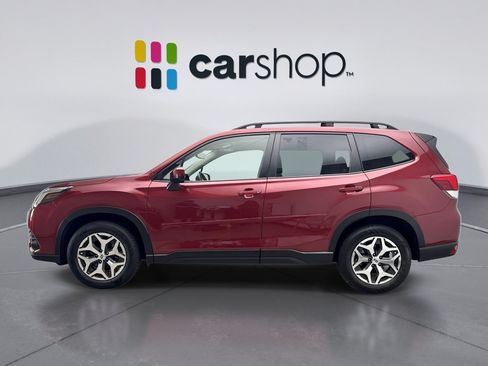Used 2024 Subaru Forester Premium AWD/4WD image 2