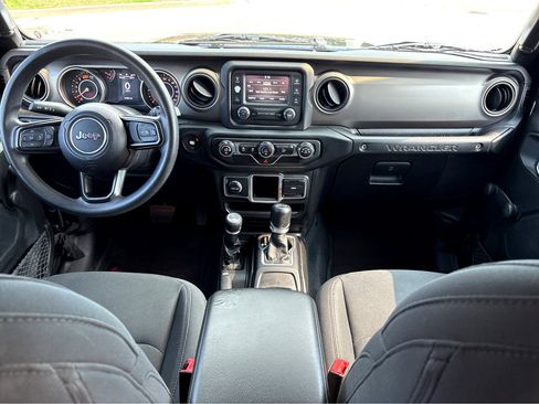 Used 2018 Jeep Wrangler Unlimited Sport image 4