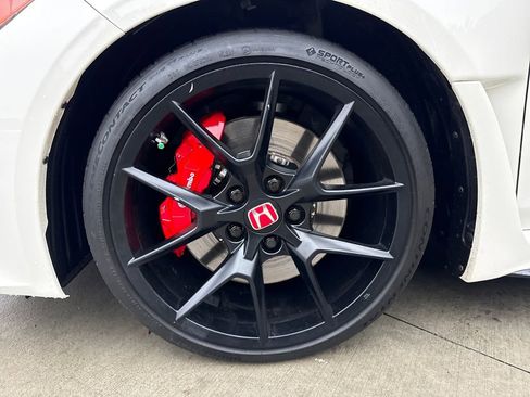 Used 2023 Honda Civic Type R image 11