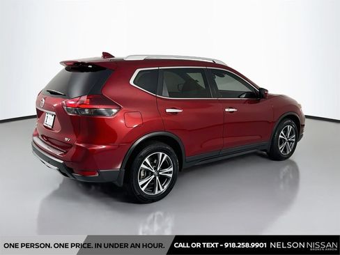 Used 2019 Nissan Rogue SV w/ Premium Package FWD image 5