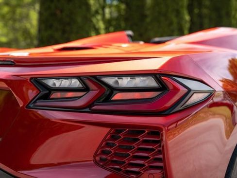 Used 2021 Chevrolet Corvette Stingray Premium Conv w/ Chrome Exterior Badge Package RWD image 18