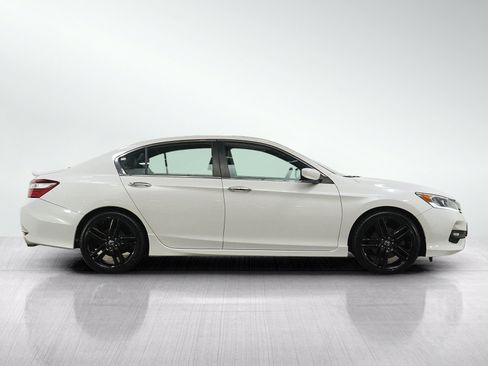 Used 2016 Honda Accord Sport image 6
