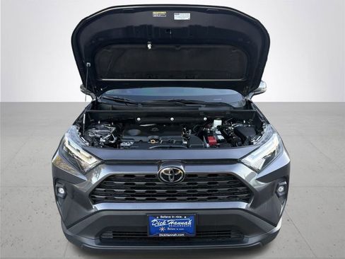 Used 2022 Toyota RAV4 XLE Premium image 4