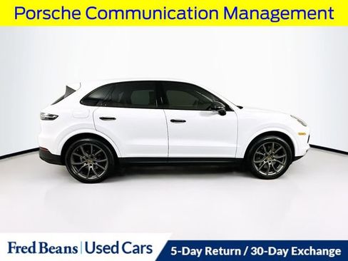 Used 2023 Porsche Cayenne Platinum Edition image 9