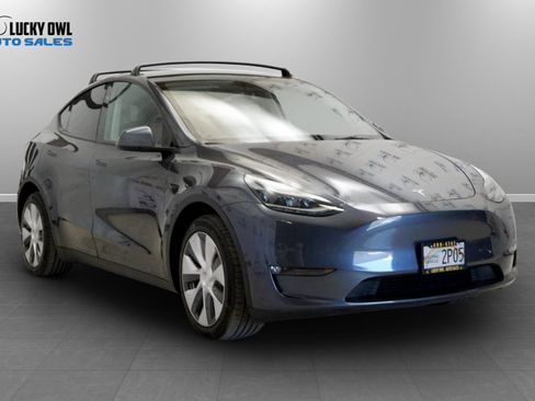 Used 2023 Tesla Model Y Long Range AWD/4WD image 2
