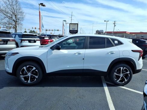 New 2026 Chevrolet Trax RS w/ Sunroof Package image 6