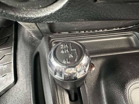 Used 2013 Jeep Wrangler Unlimited Rubicon w/ Connectivity Group AWD/4WD image 19