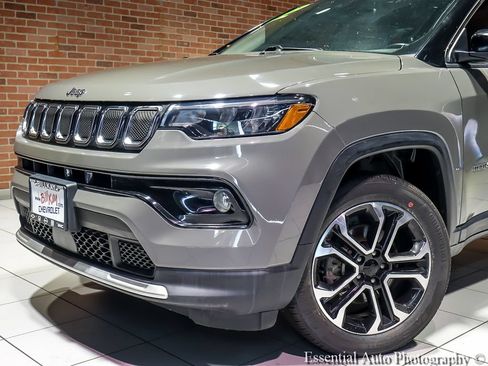 Used 2022 Jeep Compass Limited AWD/4WD image 3