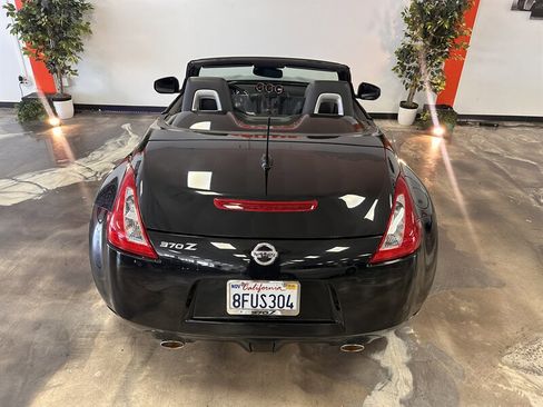 Used 2012 Nissan 370Z Touring w/ Sport Pkg image 5