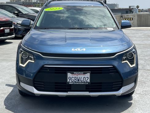 Certified 2023 Kia Niro EX FWD image 12