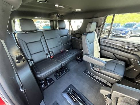 Used 2024 GMC Yukon XL Denali AWD/4WD image 56