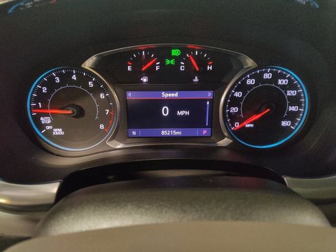 Used 2021 Chevrolet Traverse LT FWD image 23