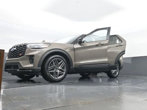New 2026 Ford Explorer ST w/ Sun And Sound Package image 34