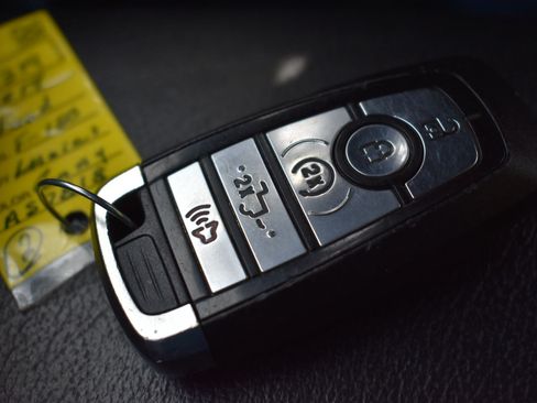 Used 2019 Ford F150 Lariat w/ Equipment Group 502A Luxury AWD/4WD image 34