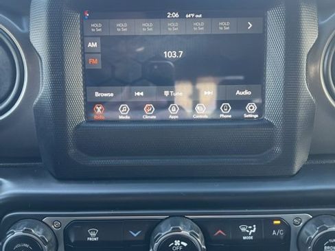 Used 2023 Jeep Gladiator Sport image 30