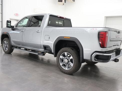 Used 2025 GMC Sierra 2500 SLT w/ SLT Premium Package AWD/4WD image 6