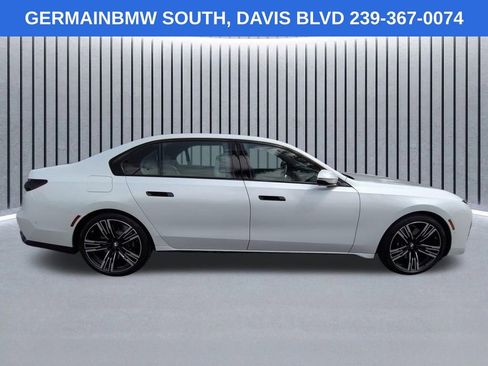 Certified 2025 BMW 760i xDrive AWD/4WD image 4
