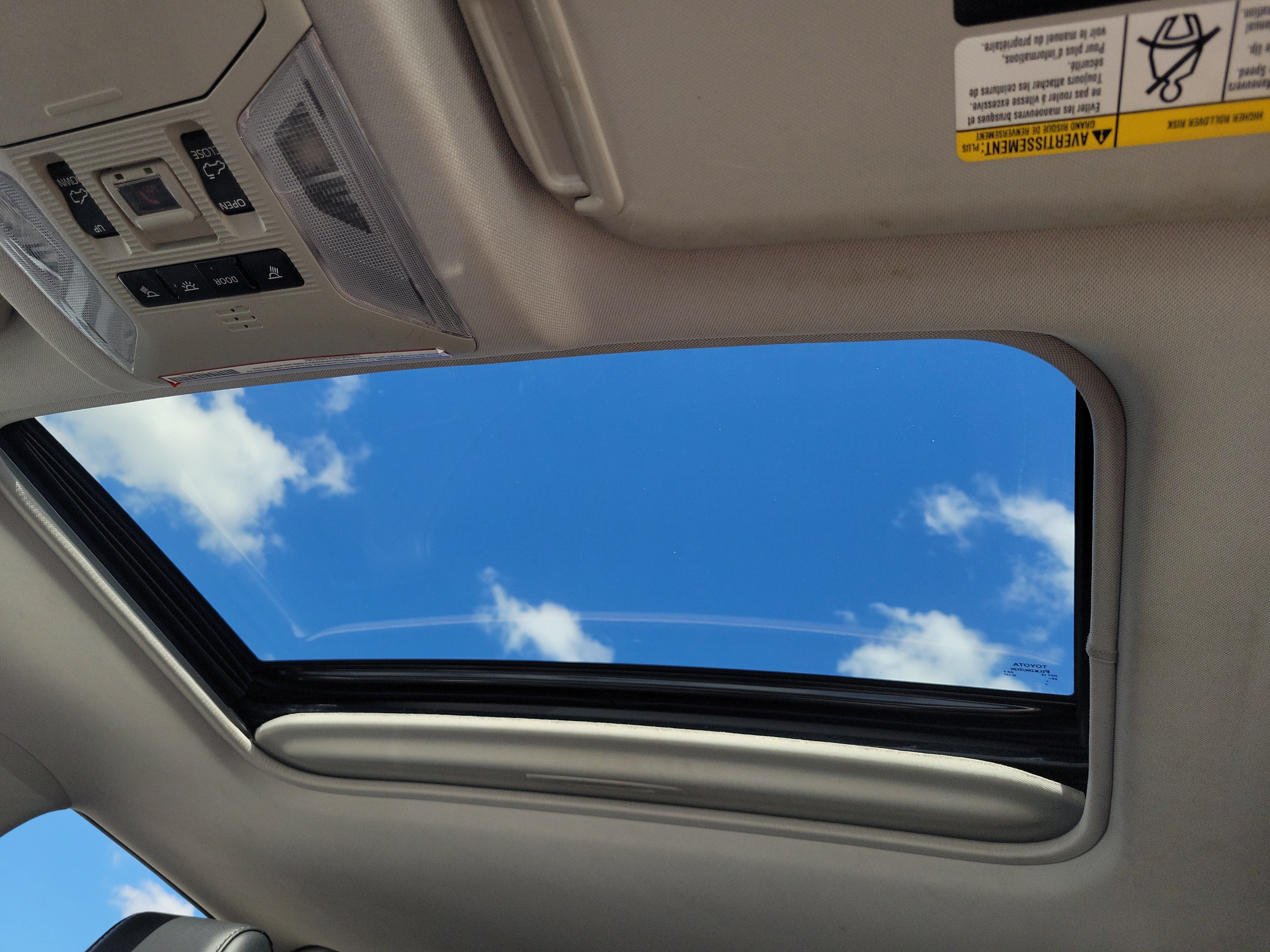 Used 2021 Toyota RAV4 XLE Premium FWD image 28
