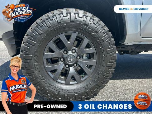 Used 2023 Toyota Tacoma SR5 w/ Technology Package image 10