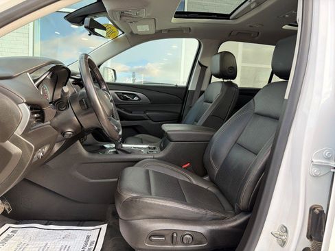 Used 2021 Chevrolet Traverse Premier image 8