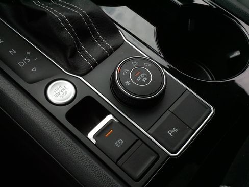 Certified 2023 Volkswagen Atlas SE AWD/4WD image 31