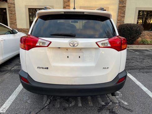 Used 2013 Toyota RAV4 XLE image 9
