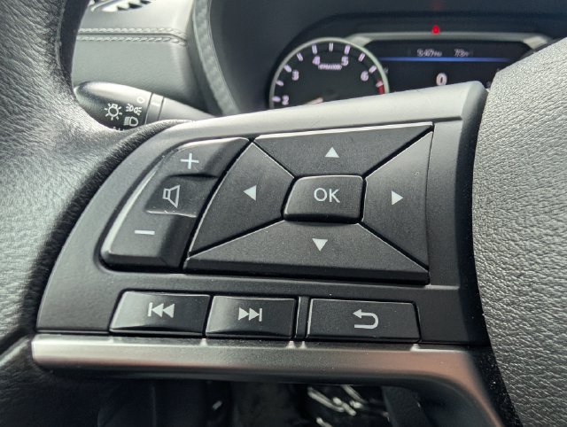 Used 2025 Nissan Sentra SV FWD image 15