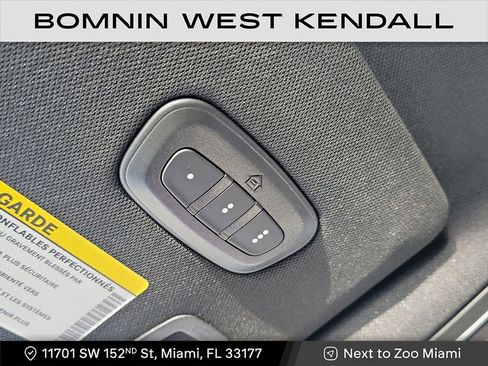 Used 2025 Jeep Grand Cherokee Limited w/ Black Appearance Package image 23