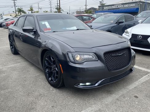 Used 2019 Chrysler 300 S RWD image 6