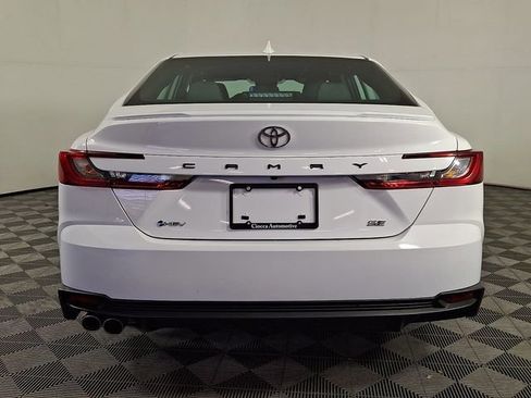 Used 2025 Toyota Camry SE image 8
