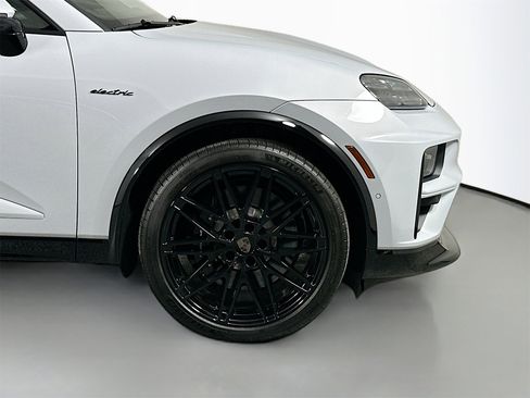 Certified 2025 Porsche Macan Turbo Electric image 14