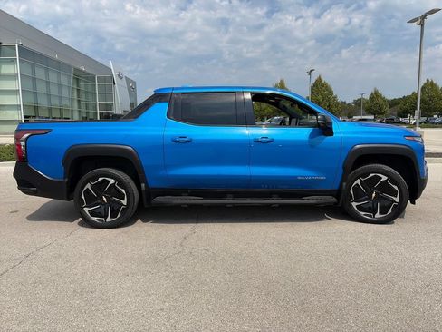 Used 2025 Chevrolet Silverado EV LT w/ LT Premium Package AWD/4WD image 8