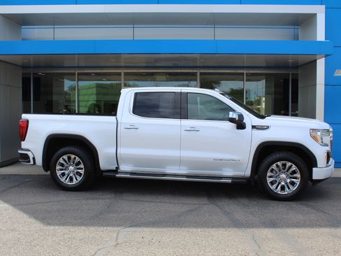 Certified 2022 GMC Sierra 1500 Denali w/ Driver Alert Package II AWD/4WD image 2