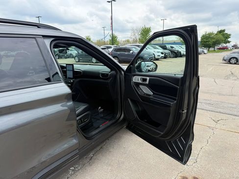 Used 2020 Ford Explorer ST w/ Premium Technology Package AWD/4WD image 24