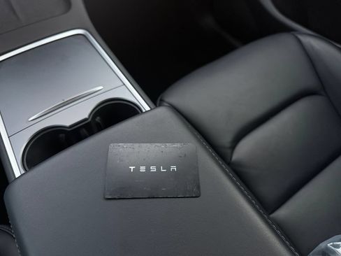 Used 2024 Tesla Model Y Long Range RWD image 35