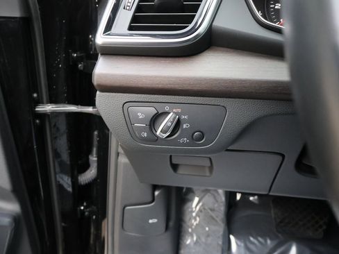 Used 2022 Audi Q5 2.0T Premium w/ Convenience Package image 37