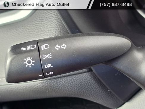 Used 2021 Toyota RAV4 LE AWD/4WD image 28
