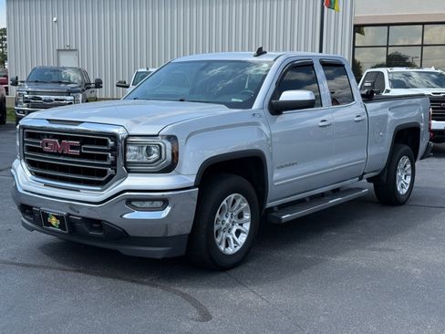 Used 2017 GMC Sierra 1500 SLE w/ Suspension Package, Off-Road AWD/4WD image 4