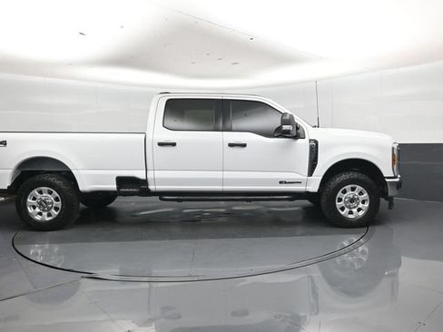 Used 2024 Ford F250 XLT w/ FX4 Off-Road Package AWD/4WD image 2