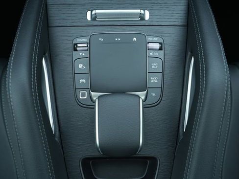 Certified 2026 Mercedes-Benz GLE 350 4MATIC image 32