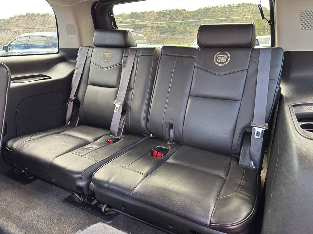 Used 2013 Cadillac Escalade Platinum AWD/4WD image 14